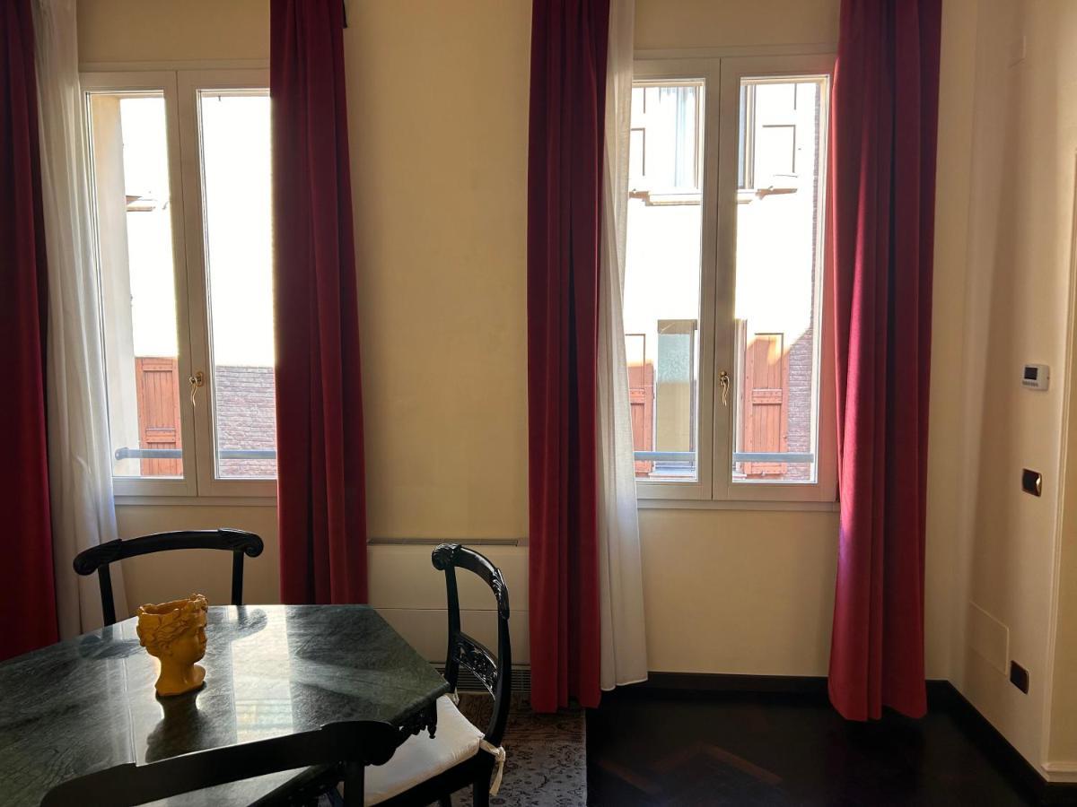 Piazza Maggiore Luxury Apartment Bologna Luaran gambar