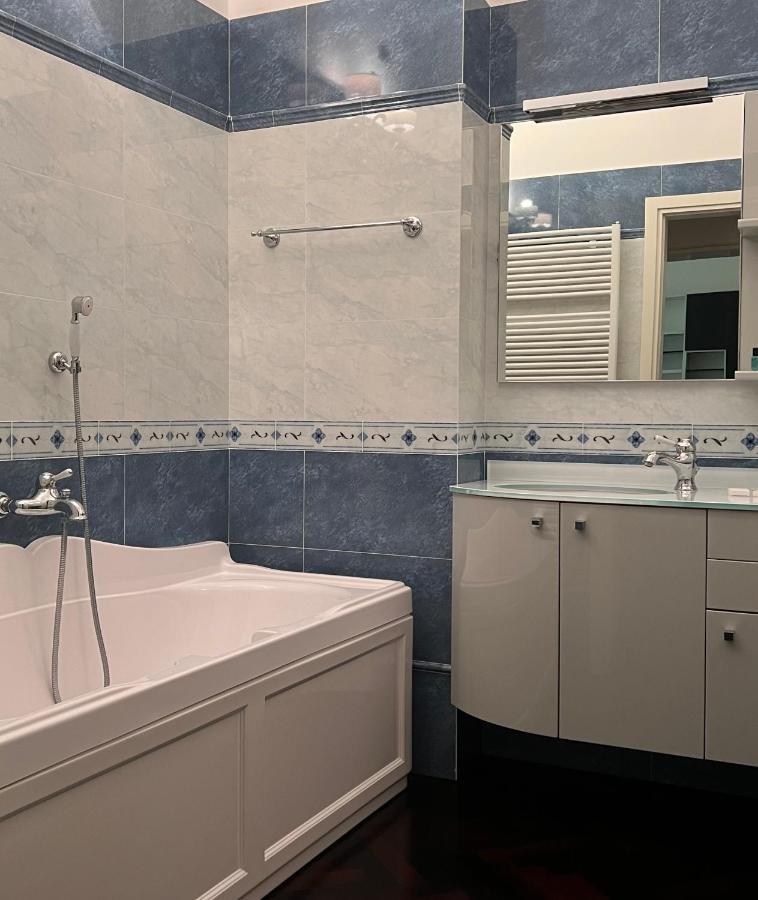 Piazza Maggiore Luxury Apartment Bologna Luaran gambar