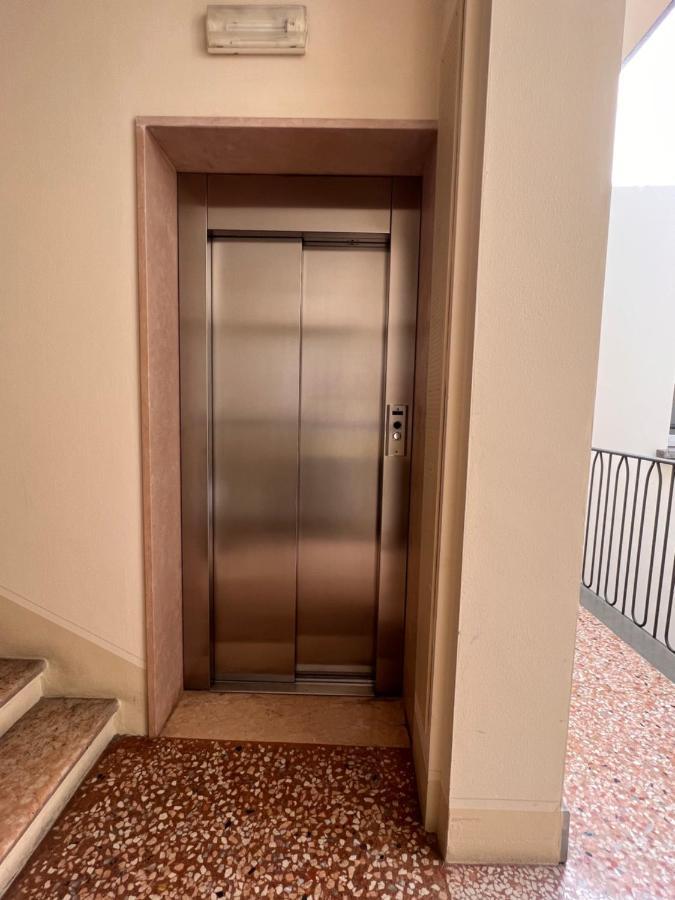 Piazza Maggiore Luxury Apartment Bologna Luaran gambar