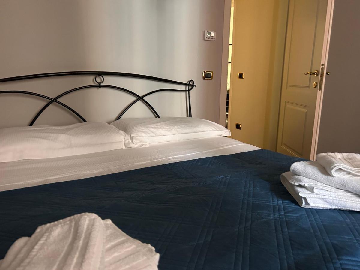Piazza Maggiore Luxury Apartment Bologna Luaran gambar